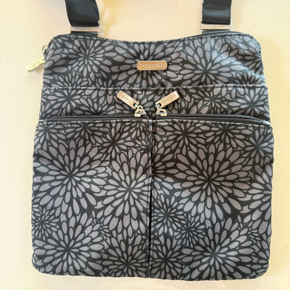 Baggallini Horizon Everyday Crossbody Bag Travel Organizer Black Print - Picture 15 of 15